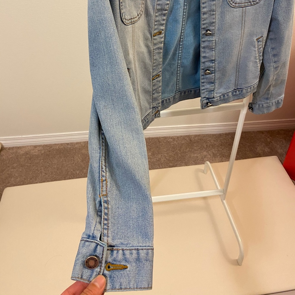 Jean jacket - Picture 4 of 6